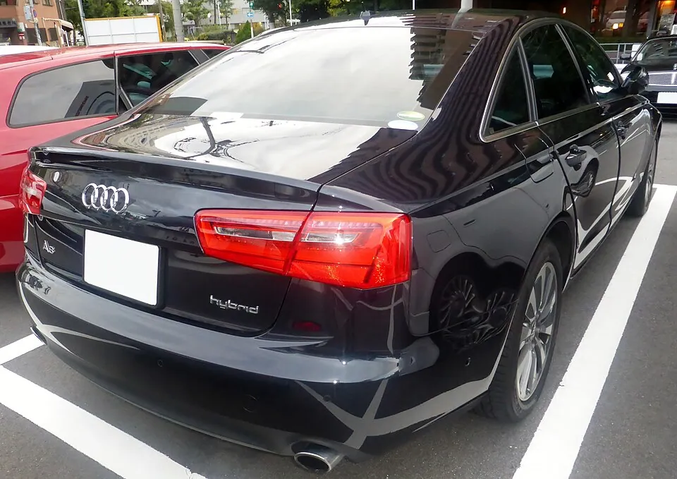 Тот же Audi A6 C7, вид сзади